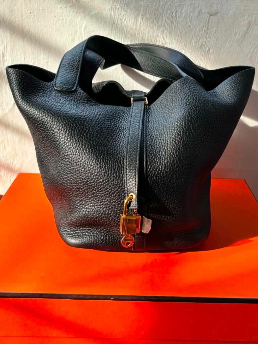 ✨️Hermes Picotin Lock Bag Black Noir Clemence Gold Hardware GHW - Picture 4 of 4